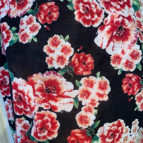 Half Sleeve Floral Tee - Picture 3 of 5
